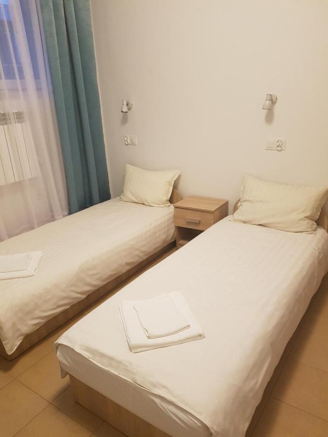 Hostel Mleczna - Metro Zacisze Warschau Buitenkant foto