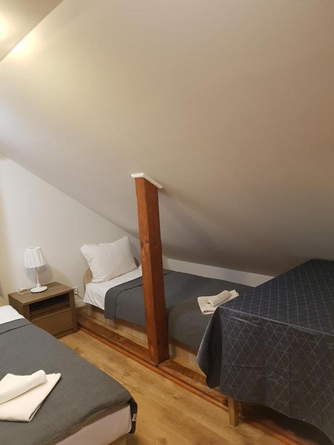 Hostel Mleczna - Metro Zacisze Warschau Buitenkant foto