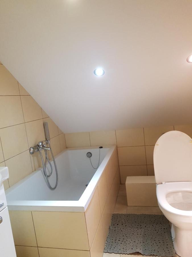 Hostel Mleczna - Metro Zacisze Warschau Buitenkant foto
