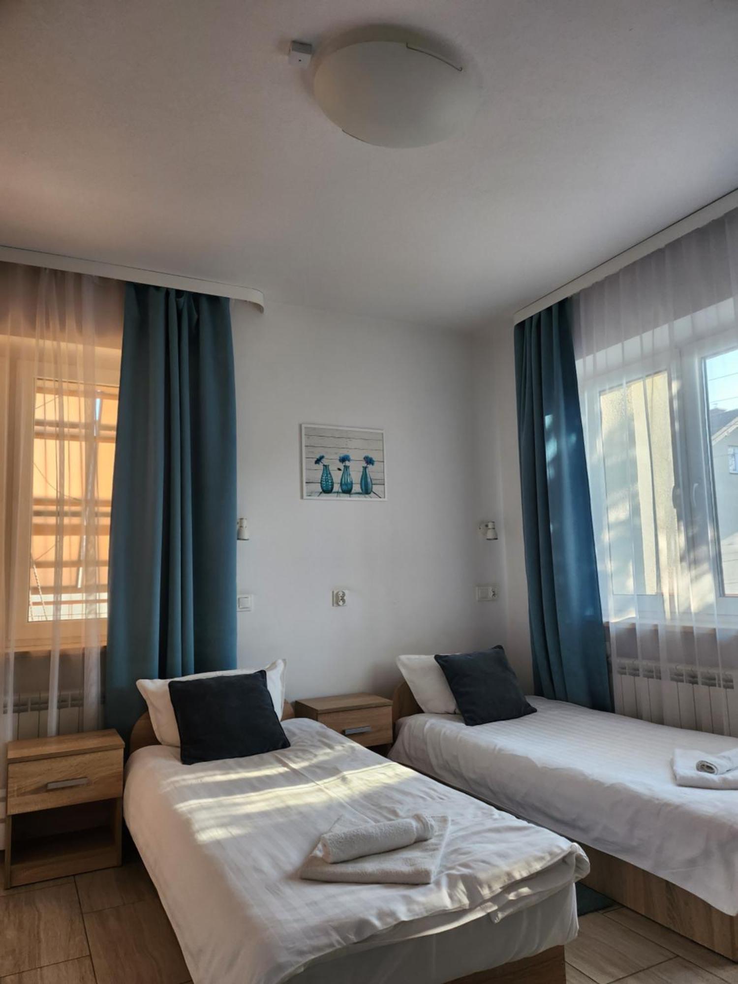 Hostel Mleczna - Metro Zacisze Warschau Buitenkant foto