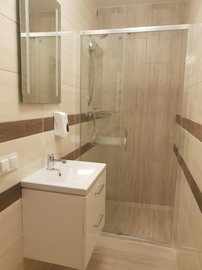Hostel Mleczna - Metro Zacisze Warschau Buitenkant foto