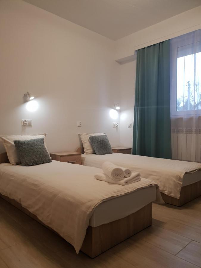 Hostel Mleczna - Metro Zacisze Warschau Buitenkant foto